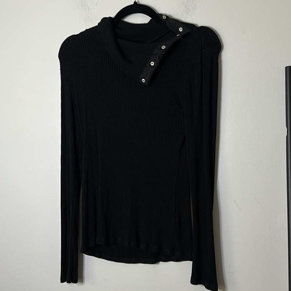 Anthropologie Dolan Ribbed button neck Sweater